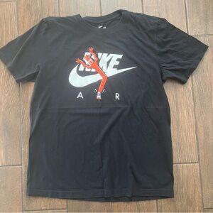 Nike Air Graphic Black Wacky Waver Inflatable Man Unisex T Shirt size Medium